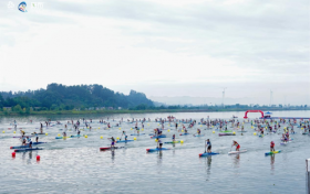 2025亚洲桨板公开赛青神开赛：中外健儿逐浪竞岷江