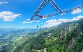 当杀球速度遇见失重挑战——来万盛，感受奥陶纪X“黑山谷杯”双重力战场