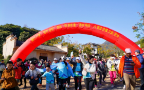 800多名跑友打卡金东“环浙步道”