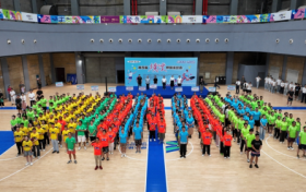 第四届“横漂”趣味运动会在横店体育运动馆开幕